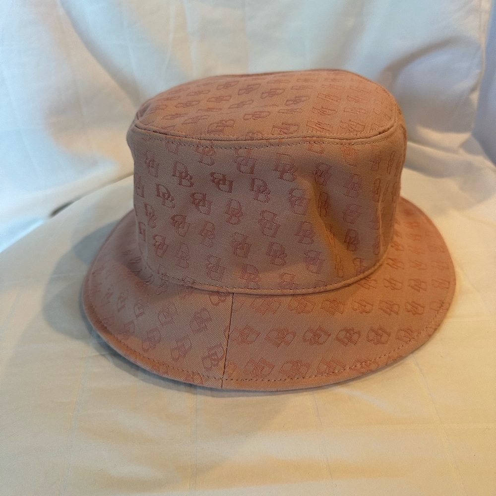✨SOLD✨ VINTAGE Dooney & Bourke monogram bucket hat